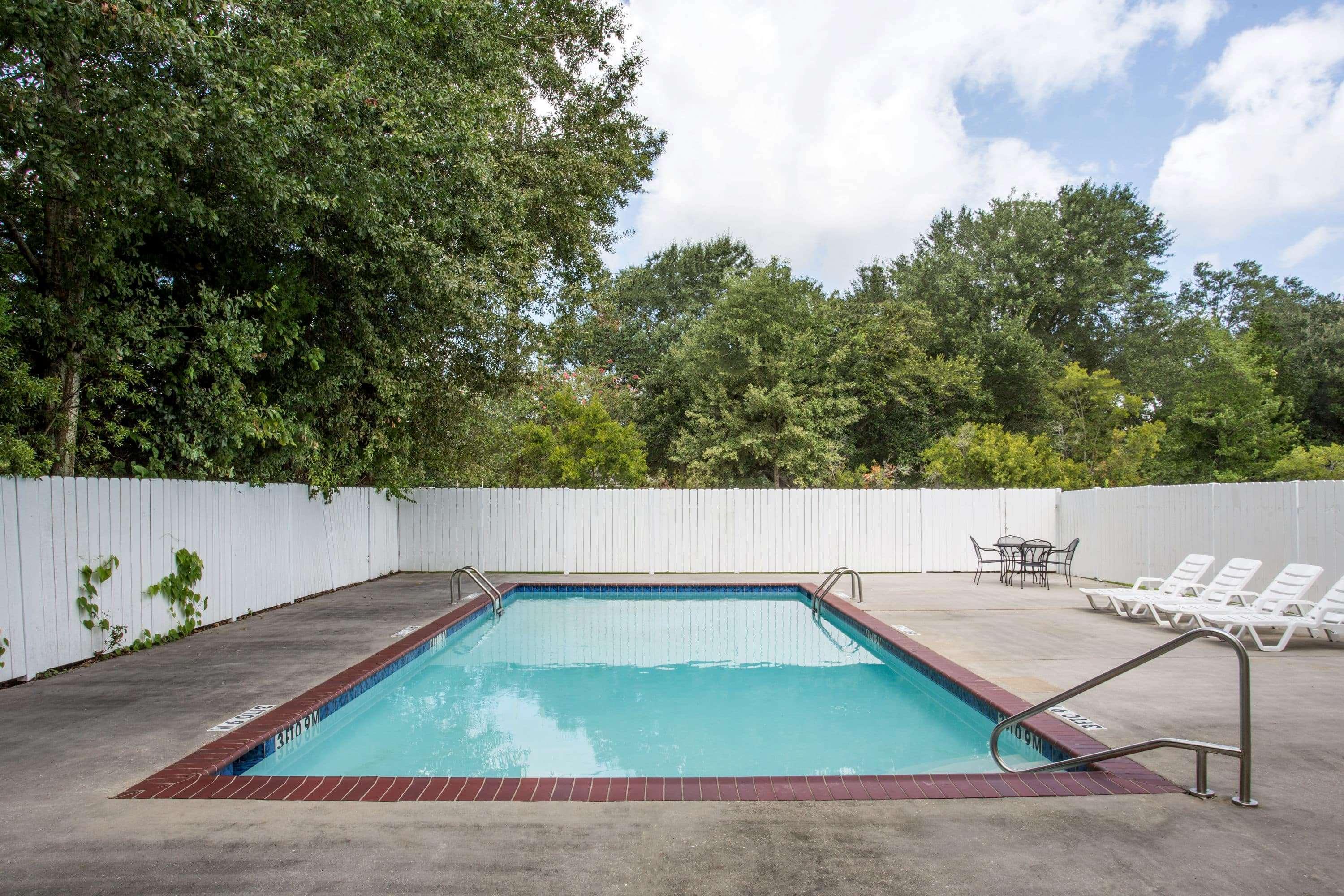 Howard Johnson By Wyndham Houma Exterior photo