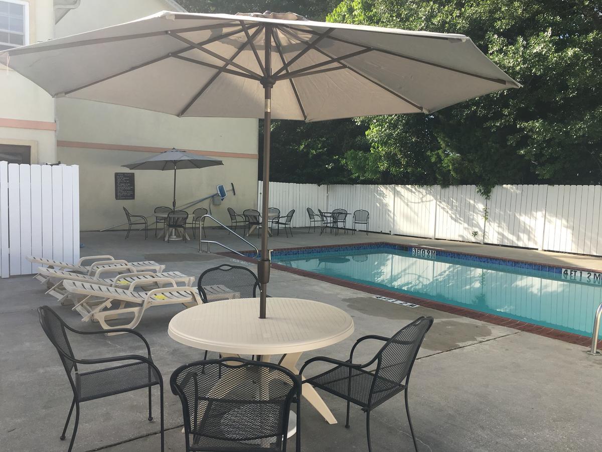 Howard Johnson By Wyndham Houma Exterior photo