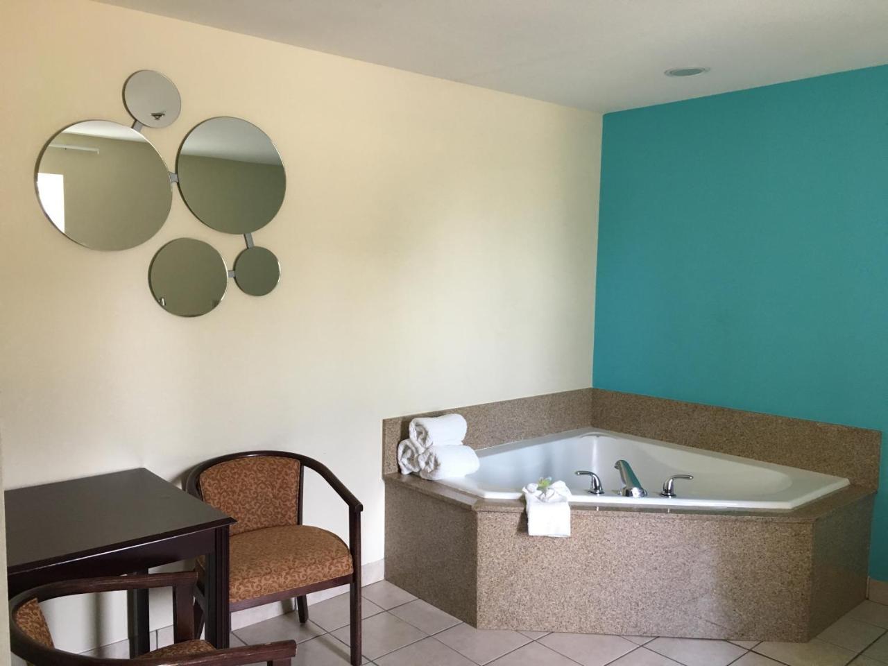 Howard Johnson By Wyndham Houma Exterior photo